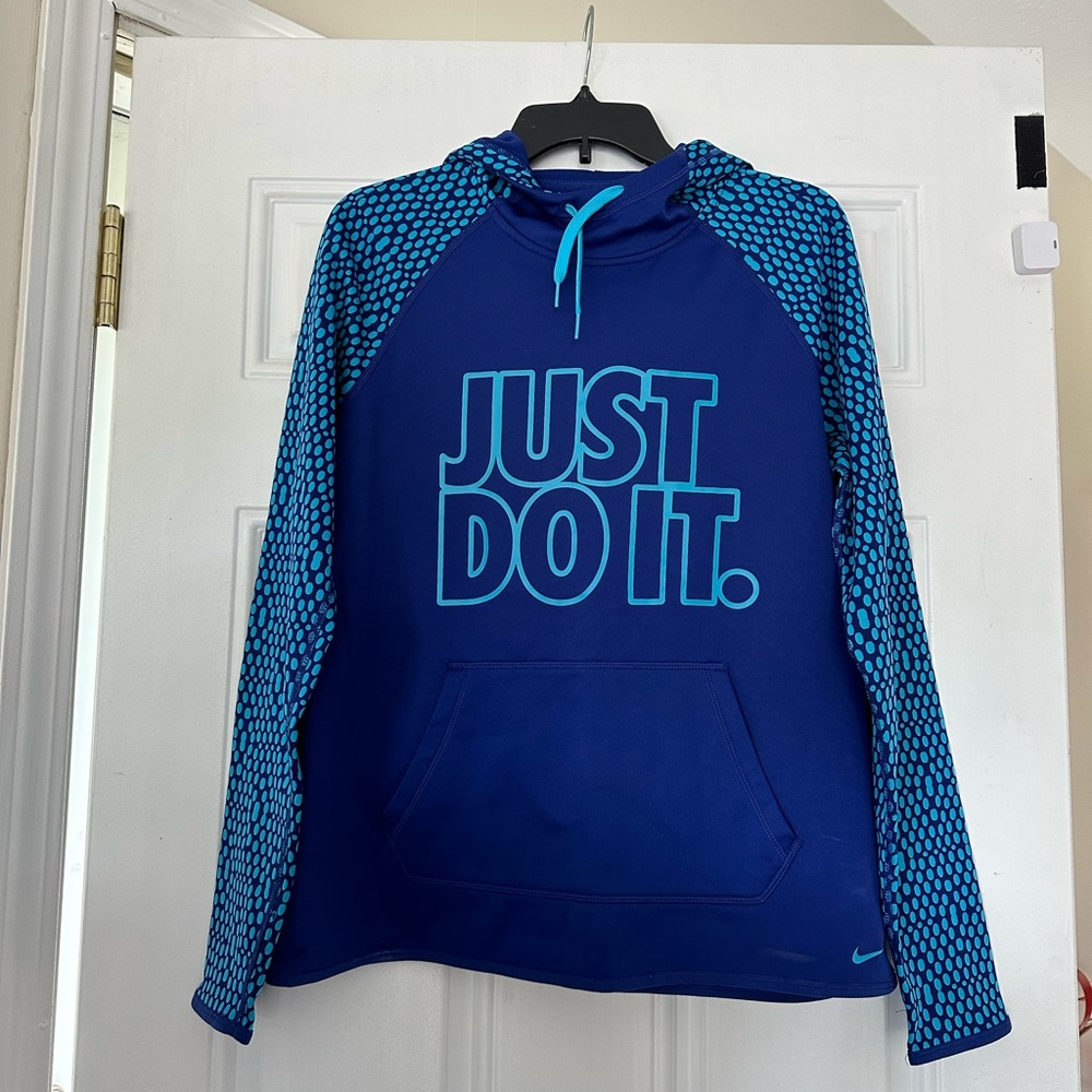 Women’s medium nike hoodie